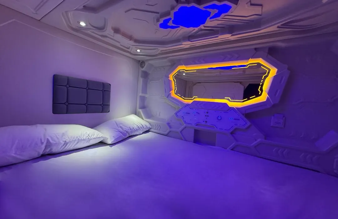 Hostel Space Capsule-1