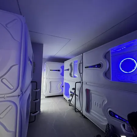 Hostel Space Capsule-3